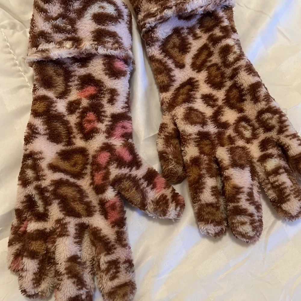 Girls leopard gloves Size4-6X